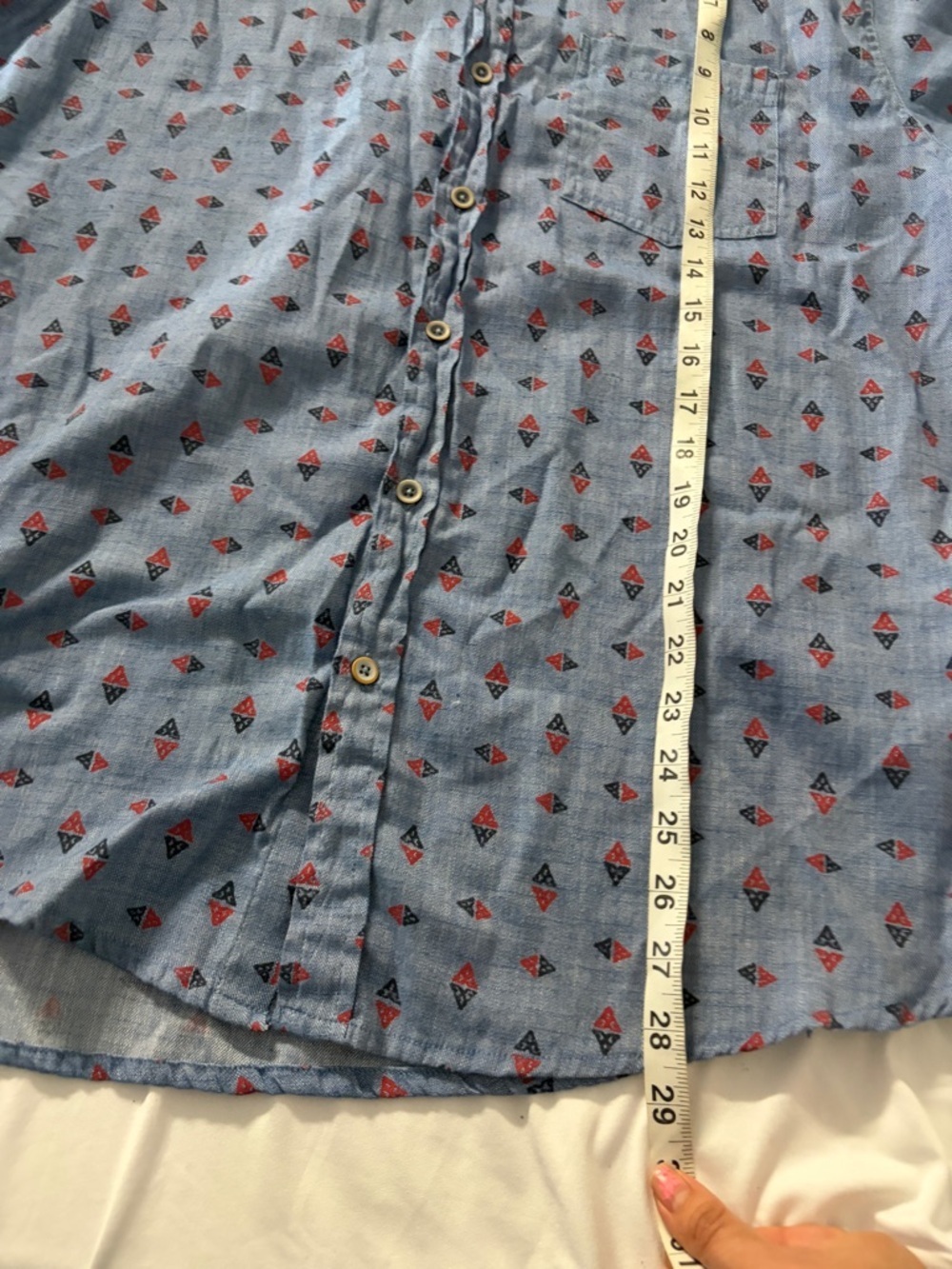 Men's Light Blue Short-Sleeve Button-Down Shirt with Red Geometric Print XL - Picture 7 of 7